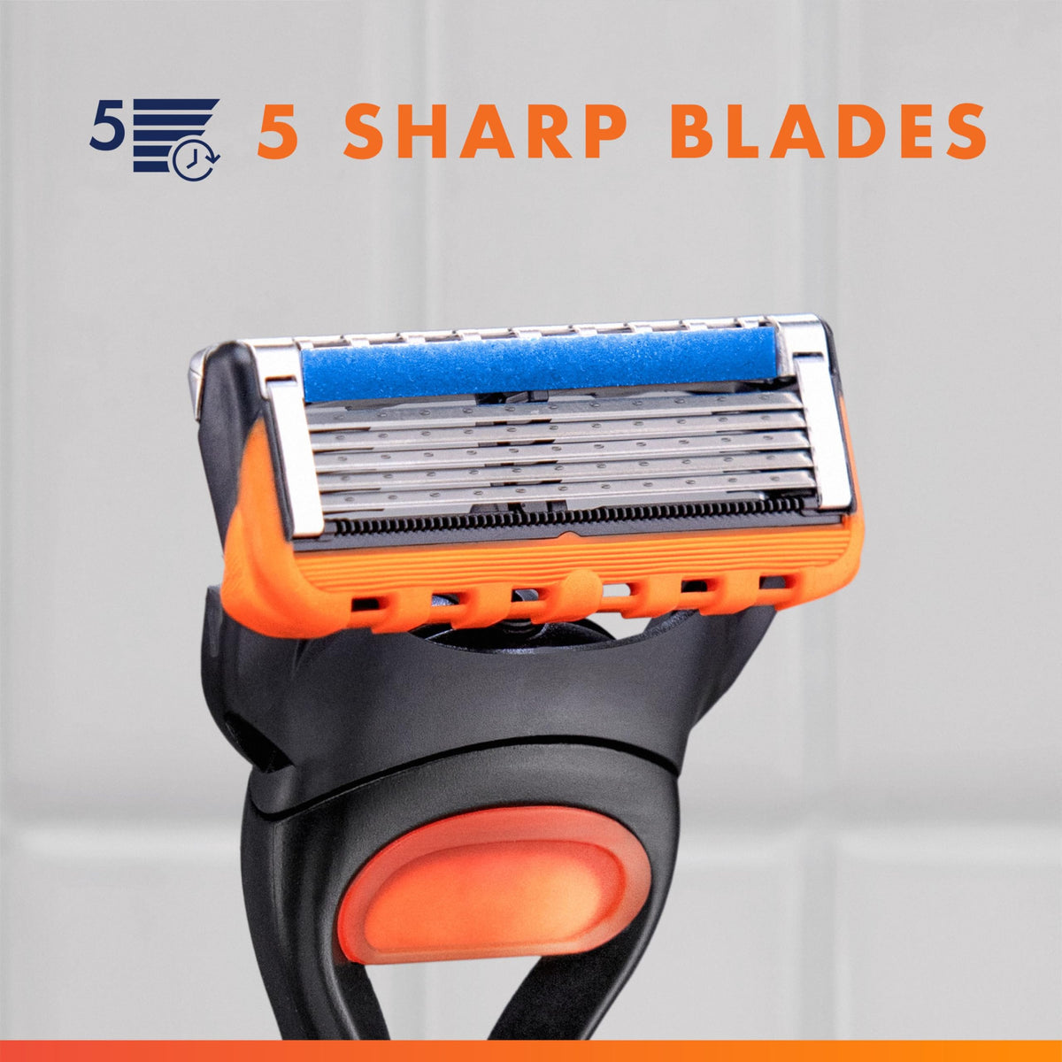 Razor with 4 Blade Refills Q98448