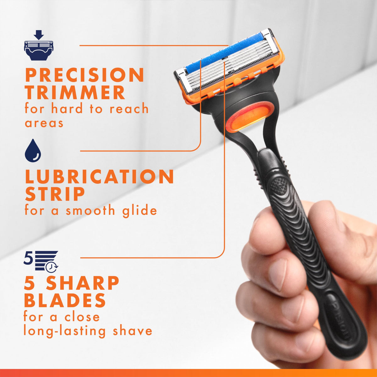 Razor with 4 Blade Refills Q98448