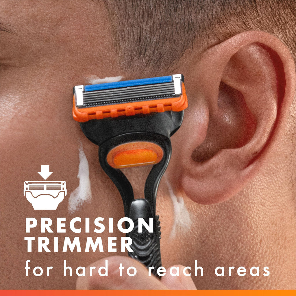 Razor with 4 Blade Refills Q98448